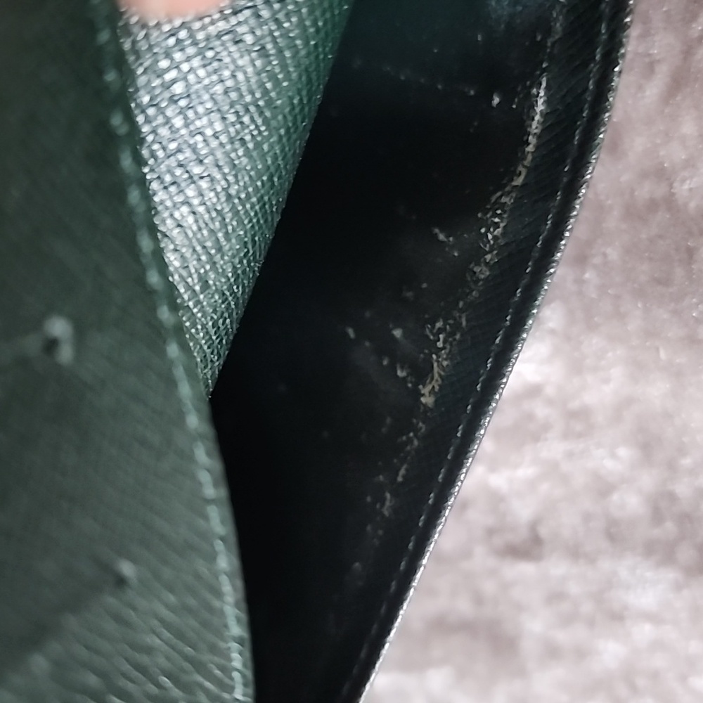 Authentic Green Louis Vuitton Taiga Wallet - Picture 9 of 10